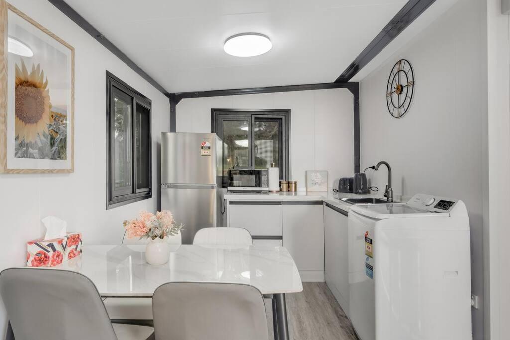 2 Bedrooms Cabin 5 Min To Pukekohe Town Centre Екстер'єр фото